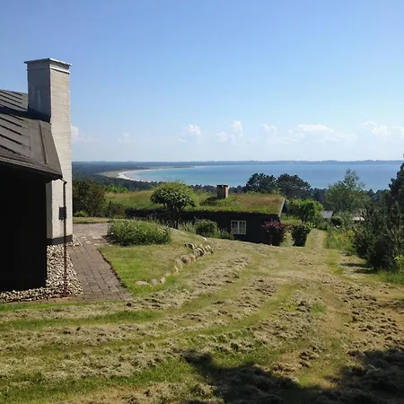 Architect's House With Panoramic View In Nyaraló