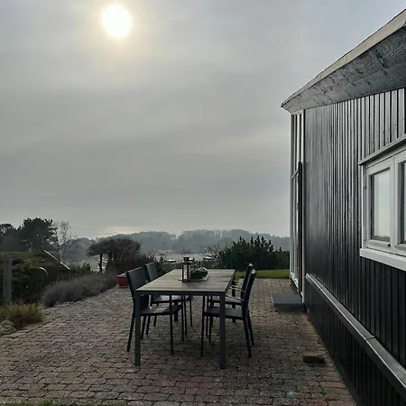 Architect's House With Panoramic View In Nyaraló *